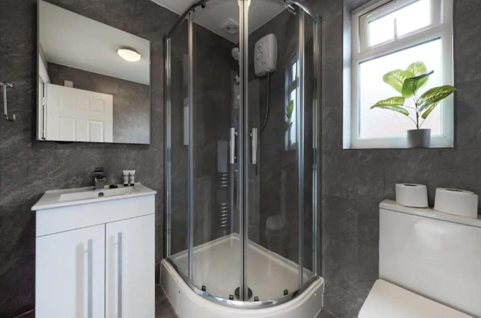 Modern Split Level 1 Bedroom Flat In Aldgate لندن المظهر الخارجي الصورة